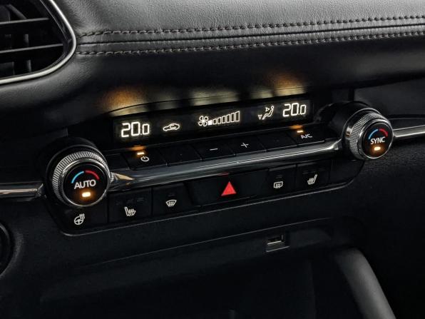 Mazda 3 IV (BP) с пробегом 2019 года, цена 1 825 000 рублей, 144076 км, хэтчбек, Автокод Объявления