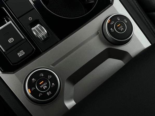 Volkswagen Touareg III с пробегом 2019 года, цена 4 396 400 рублей, 97019 км, внедорожник, Автокод Объявления