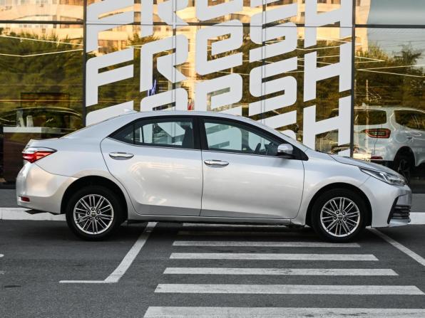 Toyota Corolla XI (E160 E170 E180) Рестайлинг 1 с пробегом 2018 года, цена 1 575 000 рублей, 97073 км, седан, Автокод Объявления