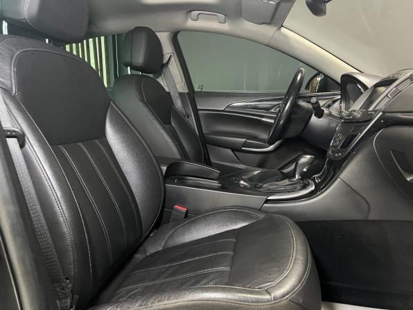 Opel Insignia I Рестайлинг с пробегом 2013 года, цена 1 179 000 рублей, 261059 км, седан, Автокод Объявления