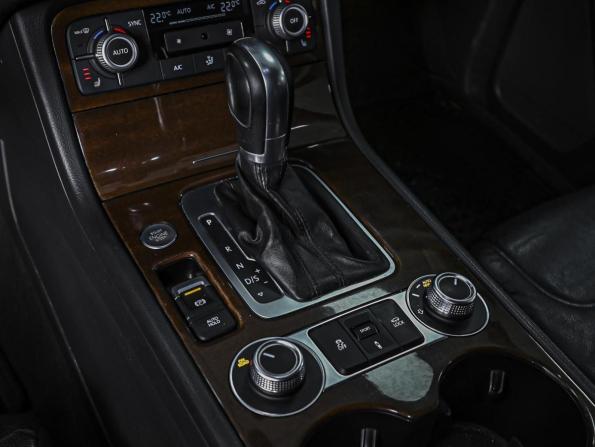 Volkswagen Touareg II Рестайлинг с пробегом 2016 года, цена 2 759 000 рублей, 291022 км, внедорожник, Автокод Объявления