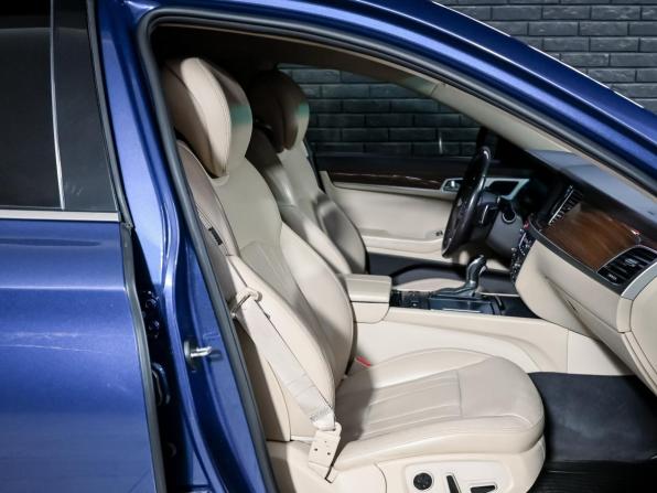 Hyundai Genesis II с пробегом 2015 года, цена 1 700 000 рублей, 161845 км, седан, Автокод Объявления