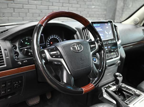 Toyota Land Cruiser 200 Series Рестайлинг 2 с пробегом 2015 года, цена 5 500 000 рублей, 256870 км, внедорожник, Автокод Объявления