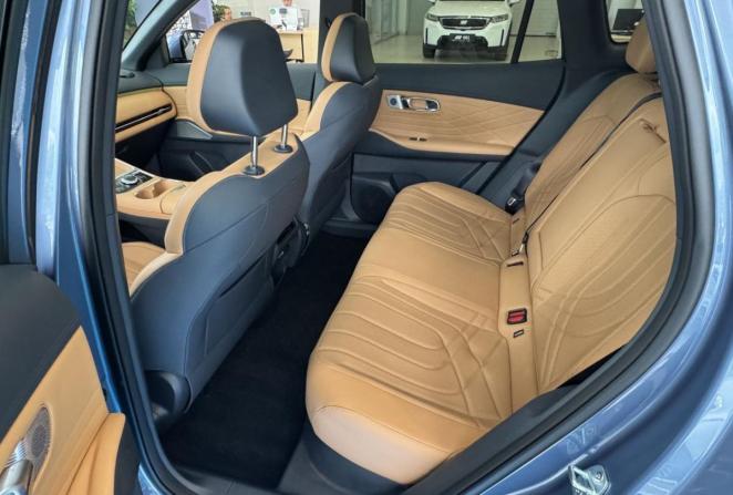 Новый Geely EX5 EM-i 2026 года, цена 3 969 990 рублей, внедорожник, Автокод Объявления