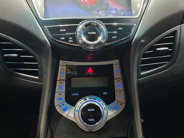 Hyundai Avante V с пробегом 2012 года, цена 830 000 рублей, 236000 км, седан, Автокод Объявления