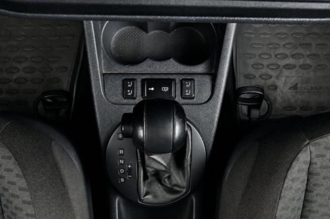 Skoda Fabia II Рестайлинг с пробегом 2012 года, цена 819 000 рублей, 204300 км, хэтчбек, Автокод Объявления