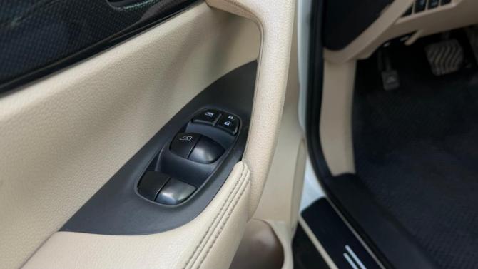 Nissan Rogue II с пробегом 2015 года, цена 1 575 000 рублей, 170195 км, внедорожник, Автокод Объявления