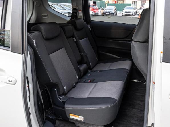 Toyota Sienta II Рестайлинг с пробегом 2019 года, цена 1 800 000 рублей, 87678 км, компактвэн, Автокод Объявления