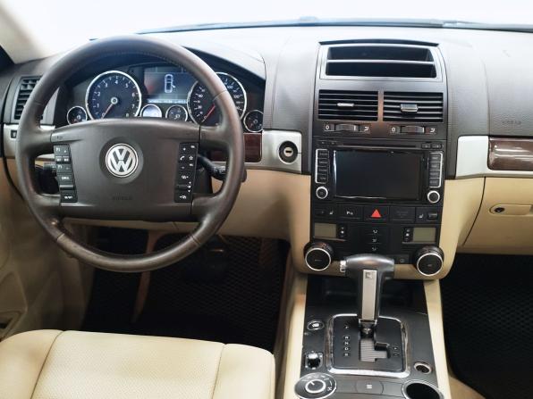 Volkswagen Touareg I Рестайлинг с пробегом 2009 года, цена 968 000 рублей, 267881 км, внедорожник, Автокод Объявления
