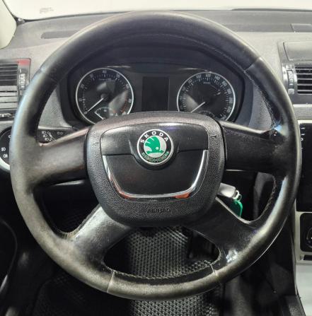 Skoda Octavia II (A5) Рестайлинг с пробегом 2010 года, цена 499 000 рублей, 185000 км, лифтбек, Автокод Объявления