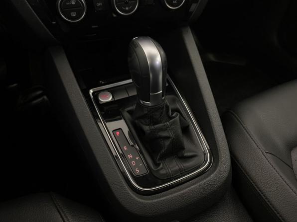 Volkswagen Jetta VI Рестайлинг с пробегом 2014 года, цена 1 090 000 рублей, 245766 км, седан, Автокод Объявления