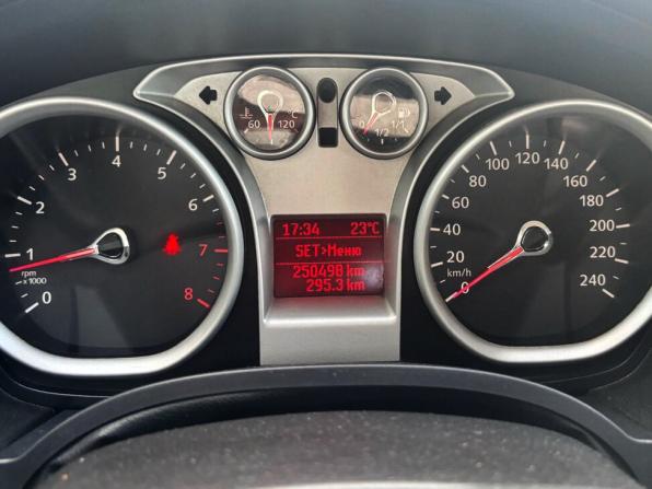 Ford Focus II Рестайлинг с пробегом 2011 года, цена 395 000 рублей, 250499 км, седан, Автокод Объявления