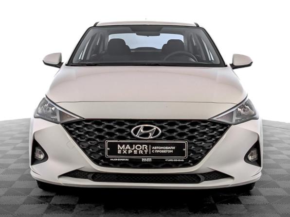 Hyundai Solaris II Рестайлинг с пробегом 2022 года, цена 1 570 000 рублей, 56952 км, седан, Автокод Объявления