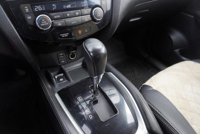 Nissan Qashqai II с пробегом 2017 года, цена 1 329 000 рублей, 127000 км, внедорожник, Автокод Объявления