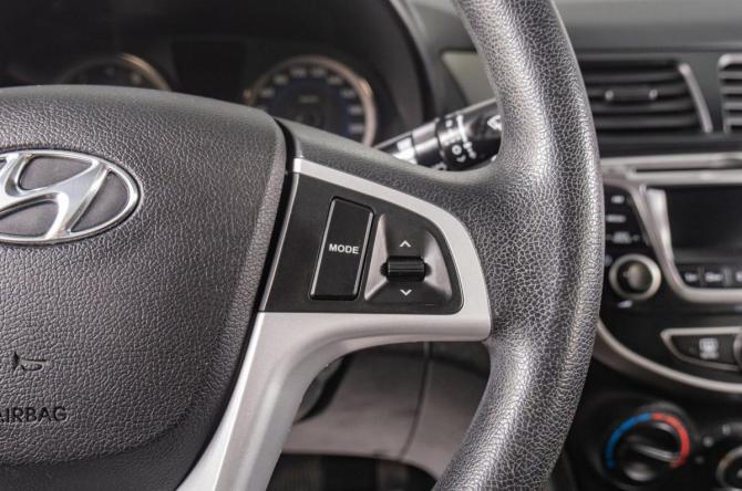 Hyundai Solaris I Рестайлинг с пробегом 2015 года, цена 1 069 000 рублей, 100200 км, седан, Автокод Объявления