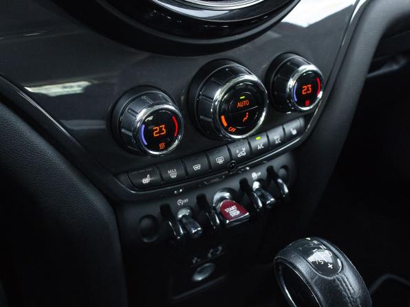 Mini Countryman II с пробегом 2017 года, цена 1 340 000 рублей, 265189 км, внедорожник, Автокод Объявления