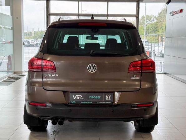 Volkswagen Tiguan I Рестайлинг с пробегом 2015 года, цена 1 635 000 рублей, 131243 км, внедорожник, Автокод Объявления