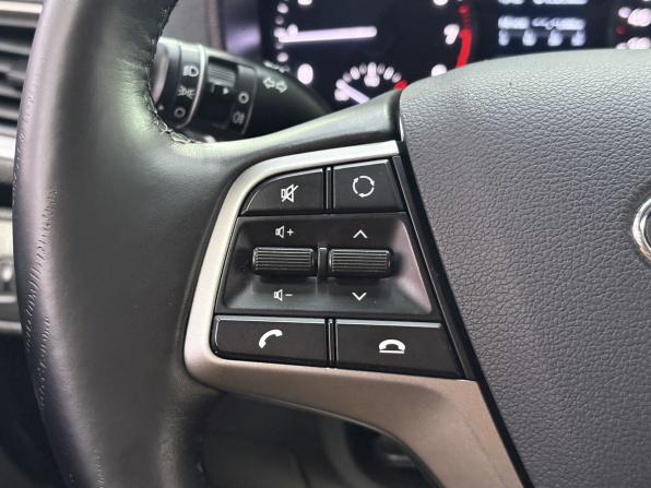 Hyundai Solaris II с пробегом 2018 года, цена 1 095 000 рублей, 132471 км, седан, Автокод Объявления