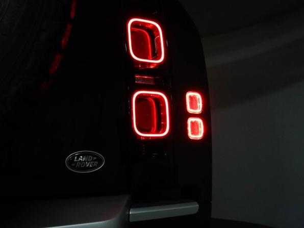 Land Rover Defender II с пробегом 2022 года, цена 5 013 382 рубля, 91655 км, внедорожник, Автокод Объявления