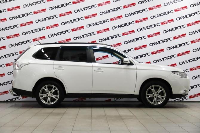 Mitsubishi Outlander III с пробегом 2012 года, цена 1 385 850 рублей, 145302 км, внедорожник, Автокод Объявления