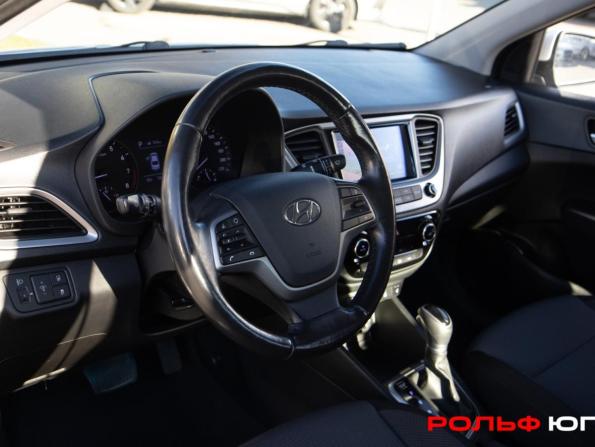 Hyundai Solaris II с пробегом 2017 года, цена 1 298 000 рублей, 126285 км, седан, Автокод Объявления