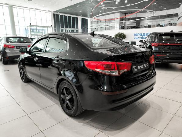 Kia Rio III Рестайлинг с пробегом 2017 года, цена 850 000 рублей, 233001 км, седан, Автокод Объявления