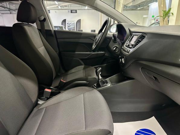 Hyundai Solaris II с пробегом 2018 года, цена 1 290 000 рублей, 118030 км, седан, Автокод Объявления