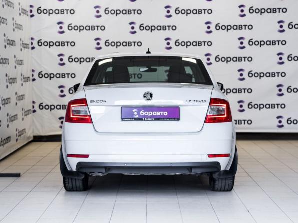 Skoda Octavia III (A7) Рестайлинг с пробегом 2018 года, цена 1 680 000 рублей, 178000 км, лифтбек, Автокод Объявления