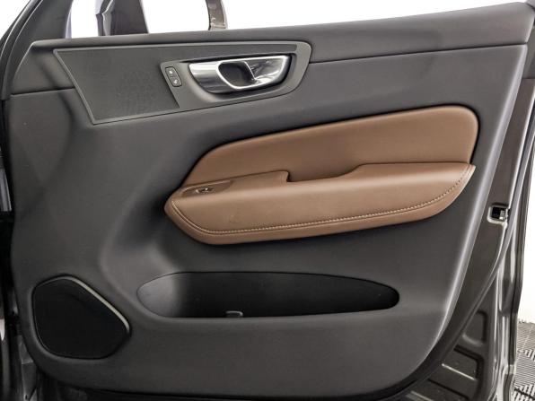 Volvo XC60 II Рестайлинг с пробегом 2023 года, цена 5 650 000 рублей, 18293 км, внедорожник, Автокод Объявления