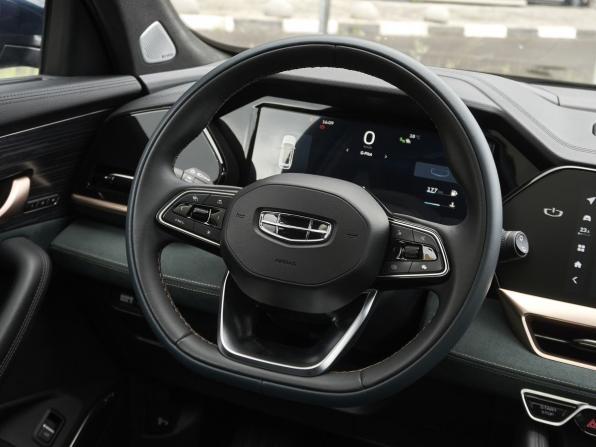 Geely Monjaro I с пробегом 2023 года, цена 3 131 400 рублей, 69889 км, внедорожник, Автокод Объявления