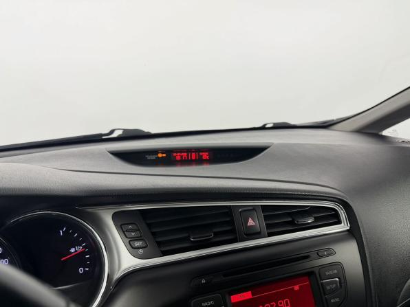 Kia Ceed II Рестайлинг с пробегом 2018 года, цена 1 390 000 рублей, 209000 км, универсал, Автокод Объявления