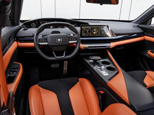 Changan UNI-V I с пробегом 2023 года, цена 2 340 000 рублей, 45538 км, лифтбек, Автокод Объявления