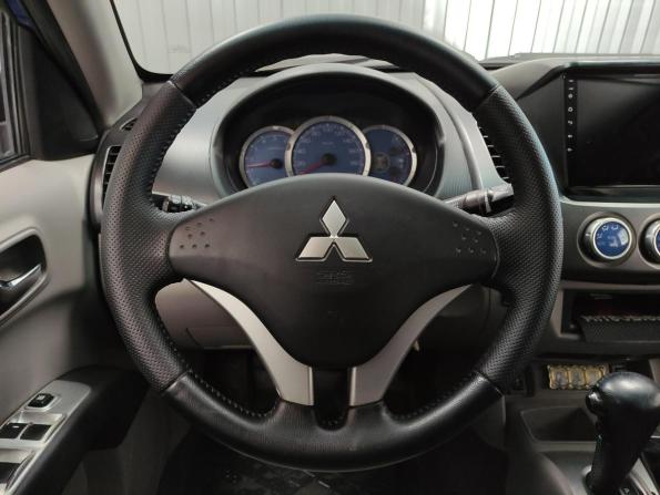 Mitsubishi L200 IV с пробегом 2011 года, цена 1 290 000 рублей, 210040 км, пикап, Автокод Объявления