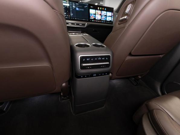 Li Auto (Lixiang) L9 I с пробегом 2024 года, цена 7 000 000 рублей, 33592 км, внедорожник, Автокод Объявления