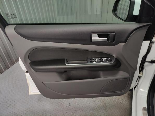 Ford Focus II Рестайлинг с пробегом 2010 года, цена 499 000 рублей, 165261 км, седан, Автокод Объявления