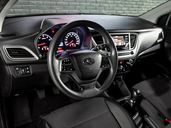 Hyundai Solaris II Рестайлинг с пробегом 2021 года, цена 1 360 000 рублей, 106375 км, седан, Автокод Объявления