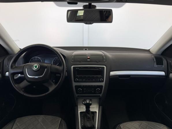 Skoda Octavia II (A5) Рестайлинг с пробегом 2012 года, цена 1 050 000 рублей, 137170 км, лифтбек, Автокод Объявления