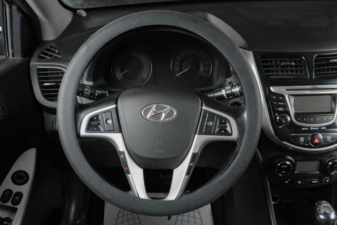 Hyundai Solaris I с пробегом 2013 года, цена 899 000 рублей, 198000 км, седан, Автокод Объявления