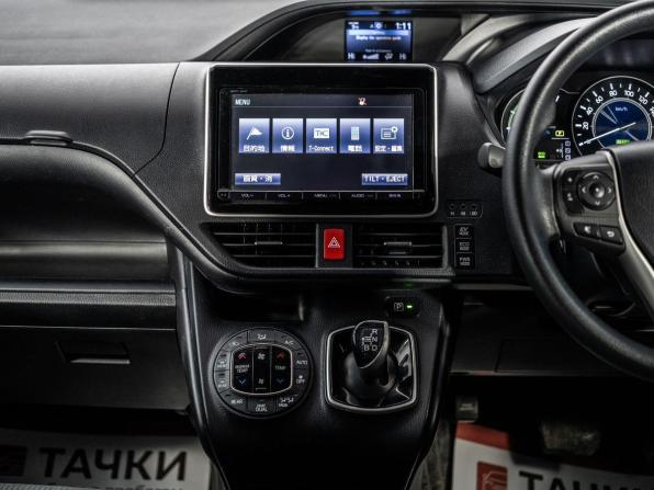 Toyota Noah III (R80) Рестайлинг с пробегом 2017 года, цена 1 970 000 рублей, 147099 км, минивэн, Автокод Объявления