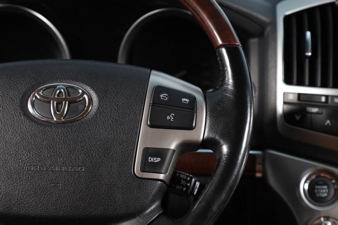 Toyota Land Cruiser 200 Series Рестайлинг 1 с пробегом 2015 года, цена 4 399 000 рублей, 375000 км, внедорожник, Автокод Объявления