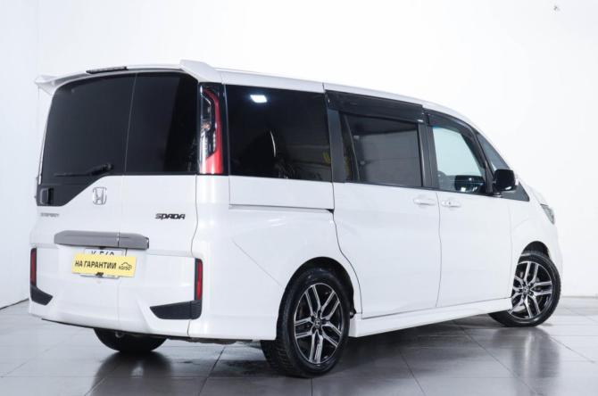 Honda Stepwgn V Рестайлинг с пробегом 2018 года, цена 2 579 000 рублей, 92224 км, минивэн, Автокод Объявления