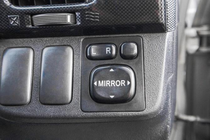 Toyota Wish I с пробегом 2003 года, цена 609 000 рублей, 300000 км, компактвэн, Автокод Объявления