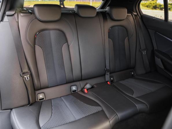 BMW 1 серии III (F40) с пробегом 2019 года, цена 2 149 000 рублей, 157933 км, хэтчбек, Автокод Объявления