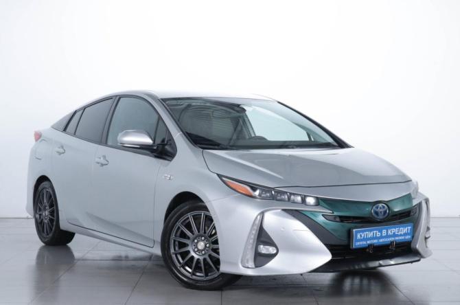 Toyota Prius IV (XW50) с пробегом 2017 года, цена 2 449 000 рублей, 308000 км, лифтбек, Автокод Объявления