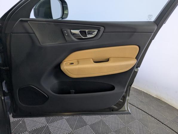 Volvo XC60 II с пробегом 2019 года, цена 3 390 000 рублей, 161048 км, внедорожник, Автокод Объявления