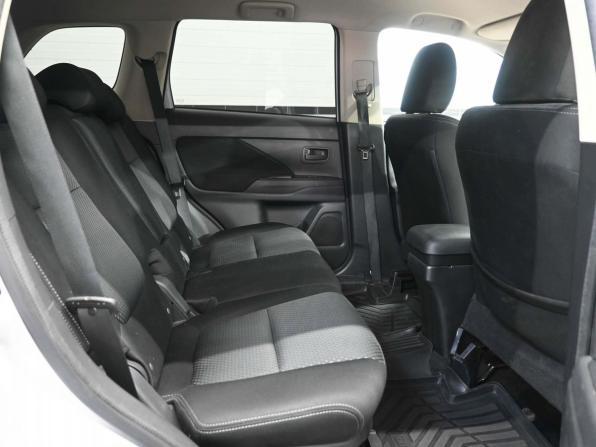 Mitsubishi Outlander III Рестайлинг 2 с пробегом 2017 года, цена 1 799 900 рублей, 136190 км, внедорожник, Автокод Объявления