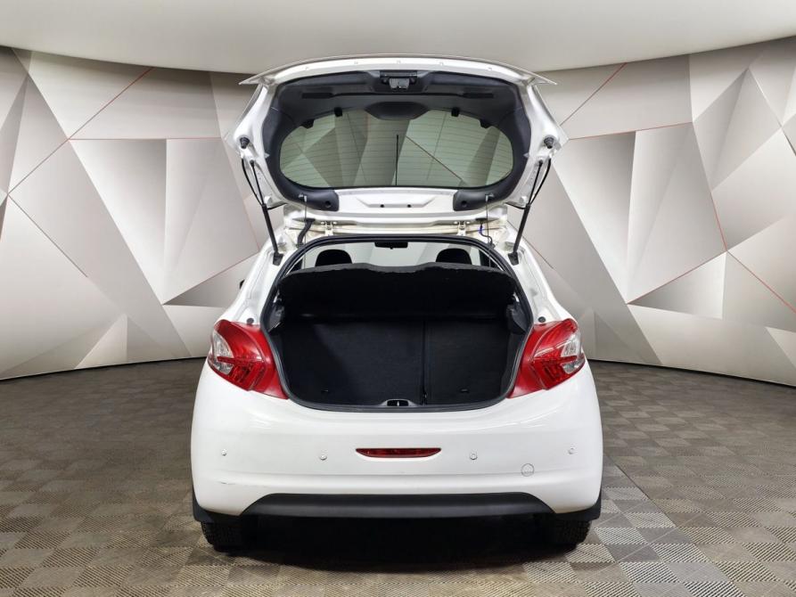 Peugeot 208 I Москва  - изображение 12