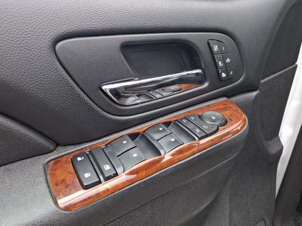 Chevrolet Tahoe III с пробегом 2012 года, цена 2 050 000 рублей, 268282 км, внедорожник, Автокод Объявления