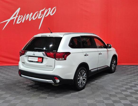 Mitsubishi Outlander III Рестайлинг 2 с пробегом 2015 года, цена 1 749 000 рублей, 149136 км, внедорожник, Автокод Объявления