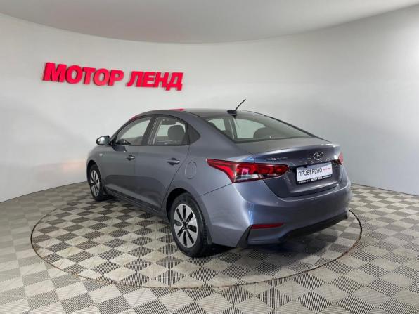 Hyundai Solaris II с пробегом 2017 года, цена 945 000 рублей, 172314 км, седан, Автокод Объявления